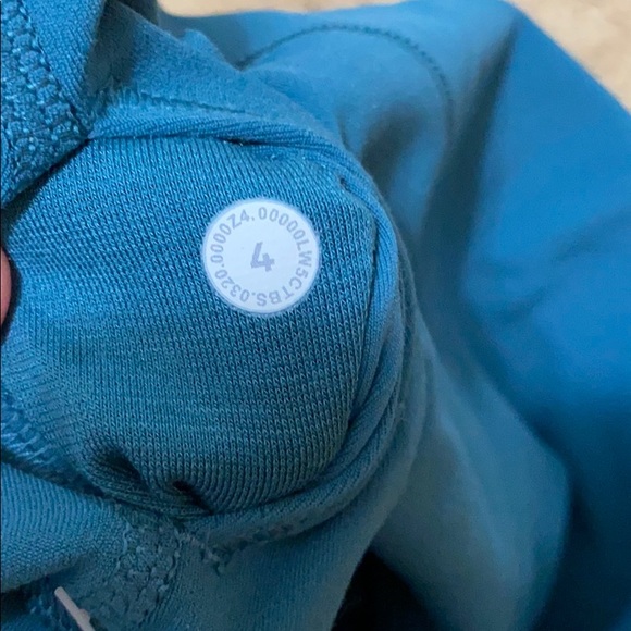 ❌ Sold ❌ Lululemon Desert Teal Align Leggings 25” - Picture 6 of 8